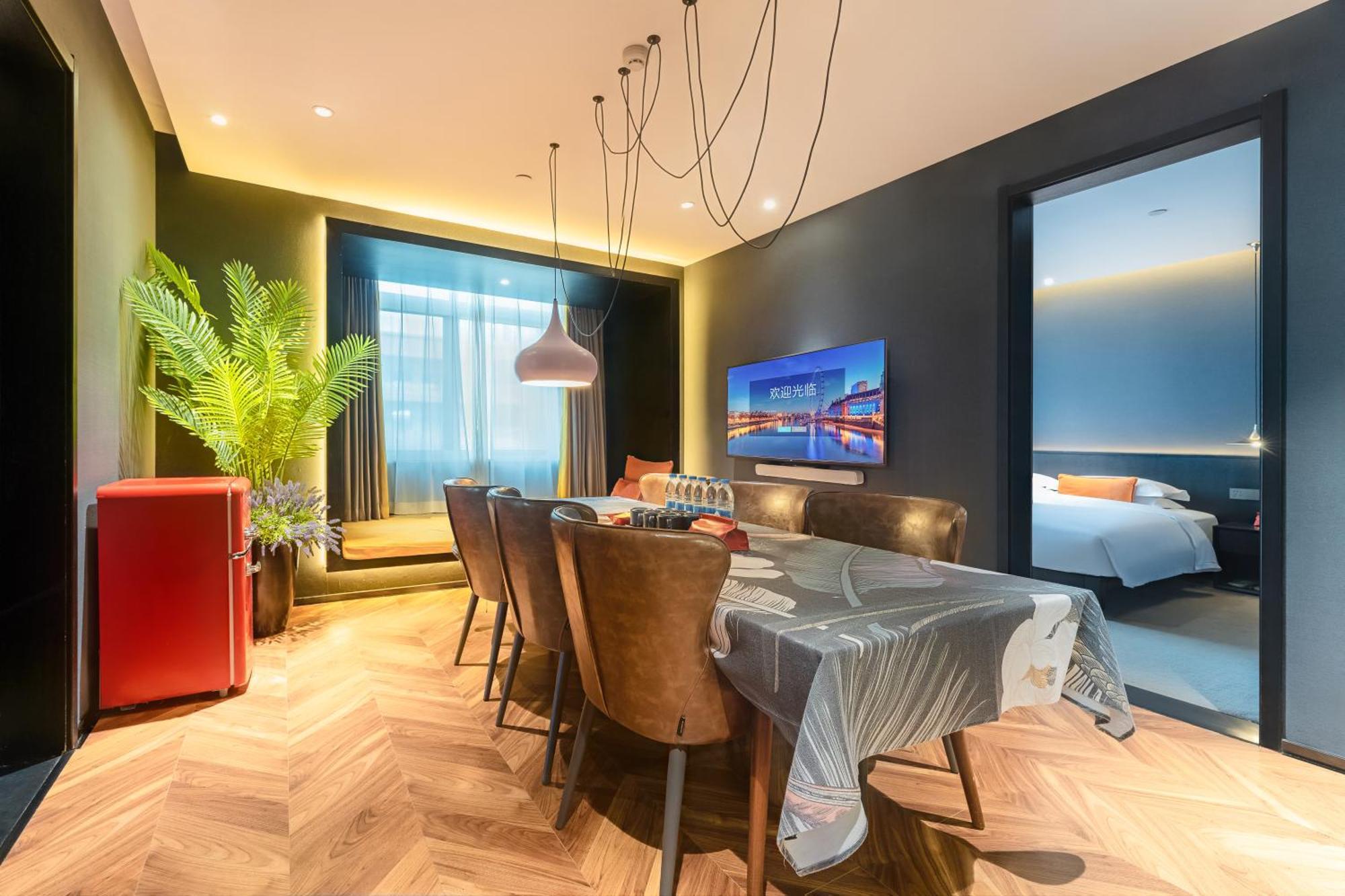 Hesu Designer Hotel & Suites -Near Xi'An Drum Tower And Yongning Gate -Free Laundry Luggage Storage -Kitty Cafe With Freshly Ground Coffee -24H Front Desk -English Service -Exclusive Subsidies For Dumpling Banquet & Show Exterior photo