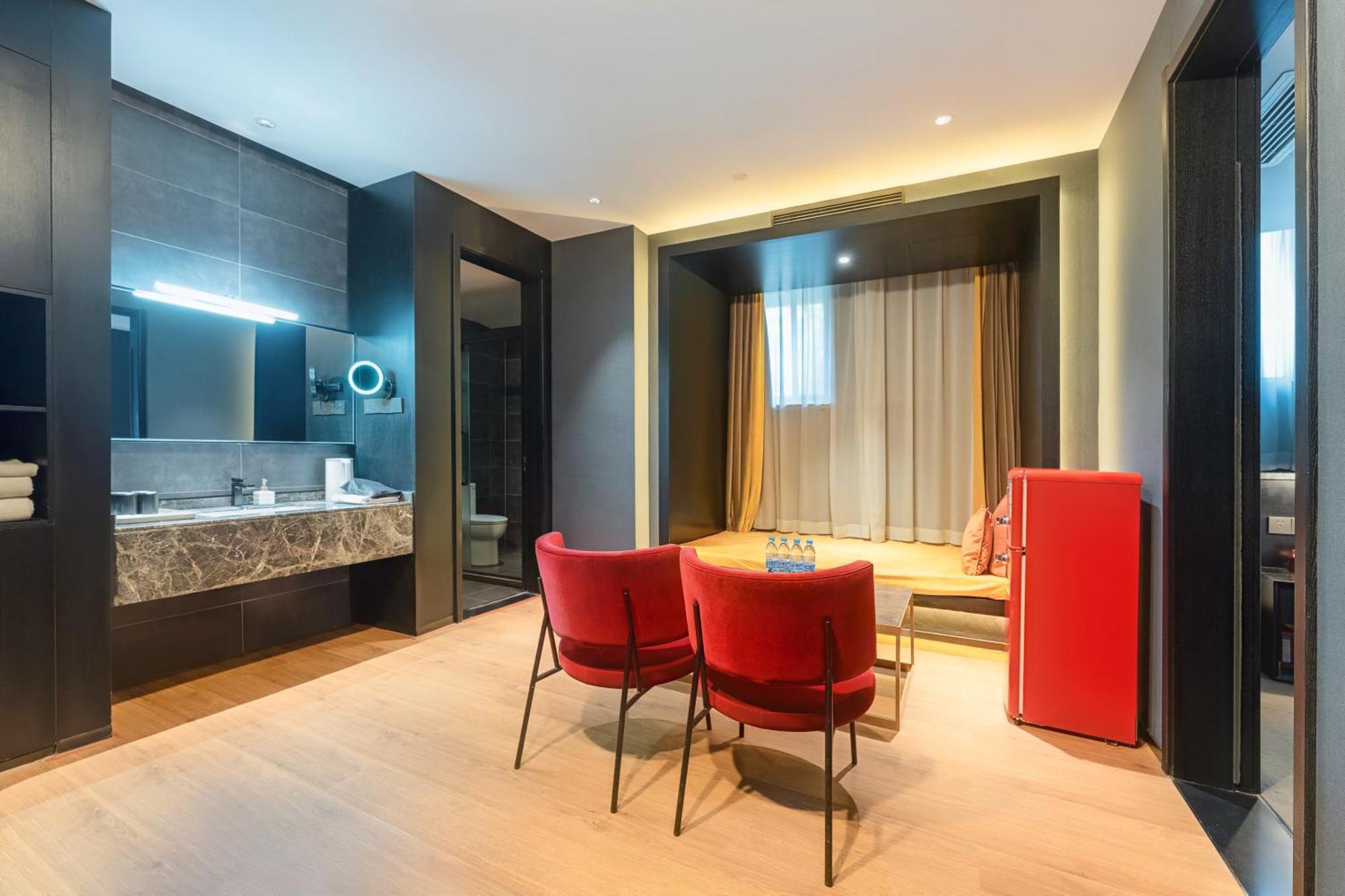 Hesu Designer Hotel & Suites -Near Xi'An Drum Tower And Yongning Gate -Free Laundry Luggage Storage -Kitty Cafe With Freshly Ground Coffee -24H Front Desk -English Service -Exclusive Subsidies For Dumpling Banquet & Show Exterior photo