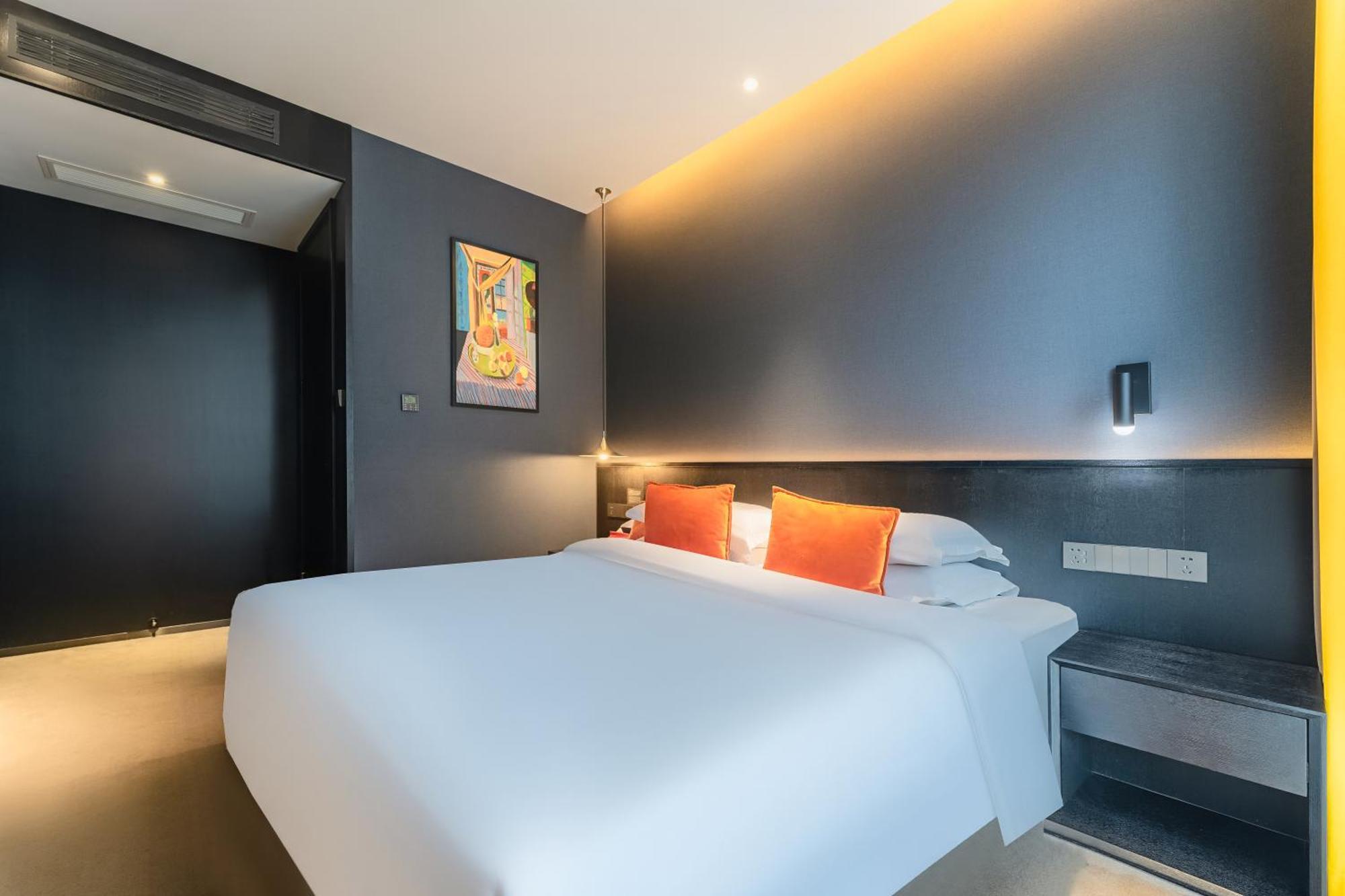 Hesu Designer Hotel & Suites -Near Xi'An Drum Tower And Yongning Gate -Free Laundry Luggage Storage -Kitty Cafe With Freshly Ground Coffee -24H Front Desk -English Service -Exclusive Subsidies For Dumpling Banquet & Show Exterior photo